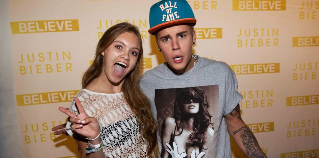 Justin Bieber cancels all m&g cover