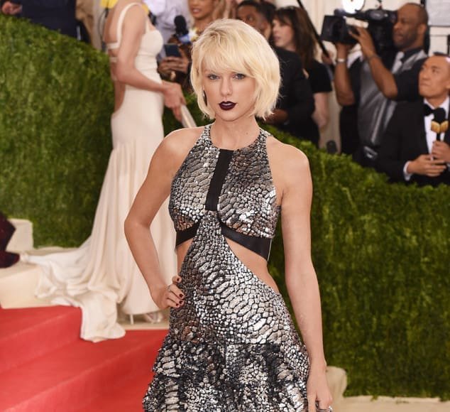 rs_634x1024-160502155722-634-MET-GALA-Arrivals-taylor-swift-634x580