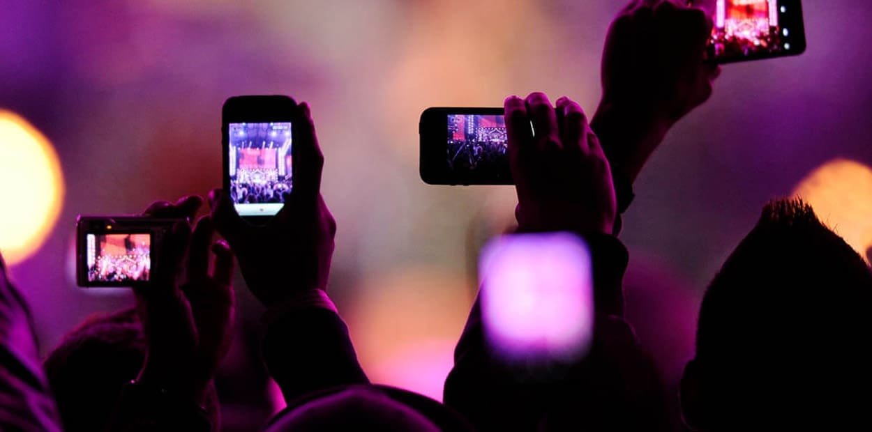 #NoFilter: Apple moves to block iPhone cameras at live concerts
