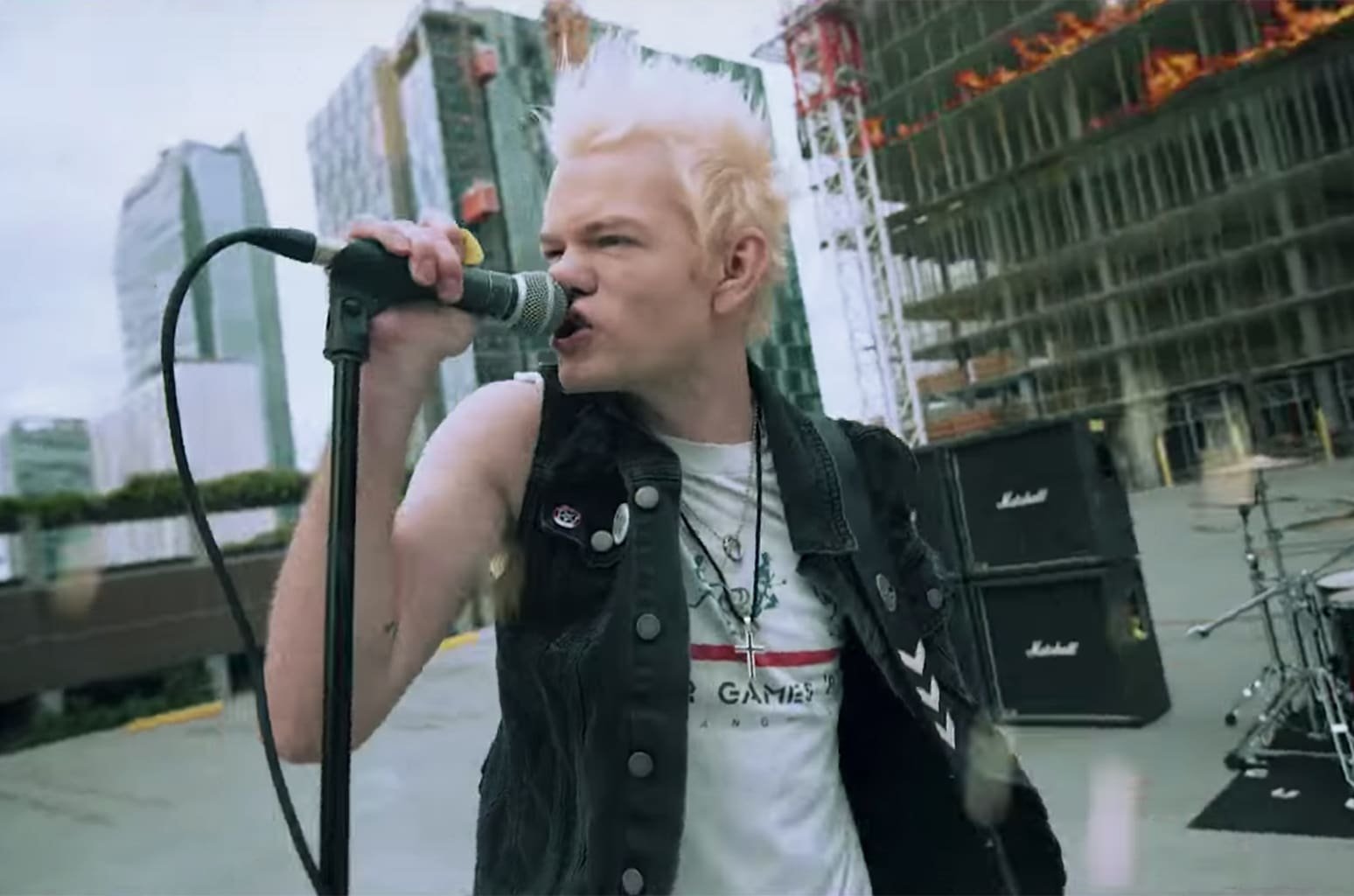 Deryck Whibley in "Fake My Own Death"/©Hopeless Records