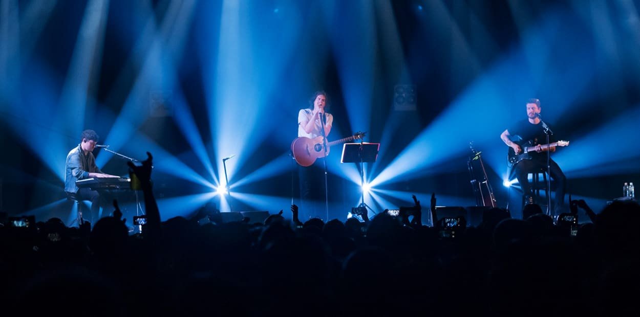 Snow Patrol performed a stripped-down acoustic show in Bangkok.